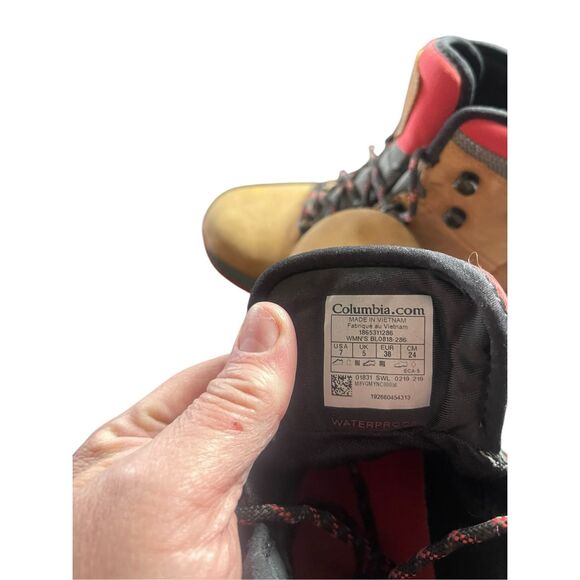 Columbia Womens Tan Newton Ridge Plus II Waterproof Hiking Boots Size 7 - Picture 3 of 11